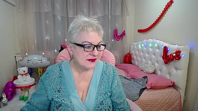 Snapshot of KayleSmoll chatting on 02/23/25, 04:28 KayleSmoll online show from 02/23/25, 04:28