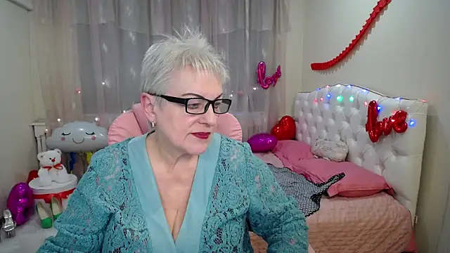 Snapshot of KayleSmoll chatting on 02/26/25, 04:58 KayleSmoll online show from 02/26/25, 04:58