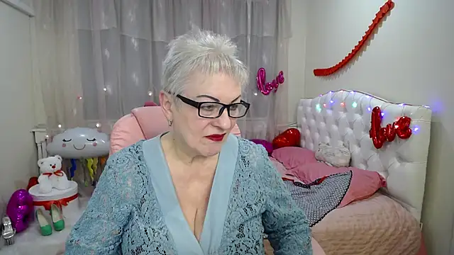 Snapshot of KayleSmoll chatting on 02/27/25, 01:48 KayleSmoll online show from 02/27/25, 01:48