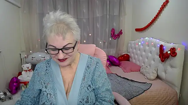 Snapshot of KayleSmoll chatting on 03/01/25, 04:58 KayleSmoll online show from 03/01/25, 04:58