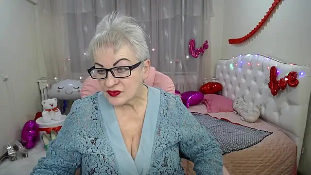 Snapshot of KayleSmoll chatting on 03/01/25, 10:21 KayleSmoll online show from 03/01/25, 10:21