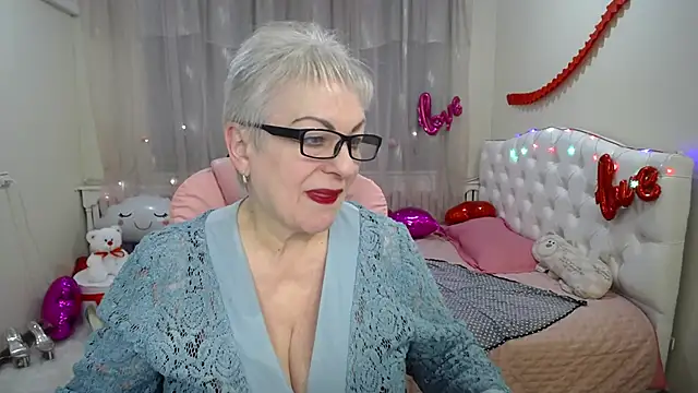 Snapshot of KayleSmoll chatting on 03/06/25, 01:27 KayleSmoll online show from 03/06/25, 01:27