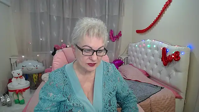 Snapshot of KayleSmoll chatting on 03/12/25, 04:41 KayleSmoll online show from 03/12/25, 04:41