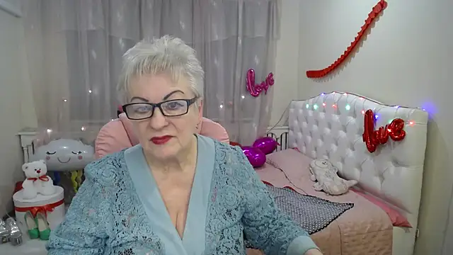 Snapshot of KayleSmoll chatting on 03/13/25, 01:21 KayleSmoll online show from 03/13/25, 01:21