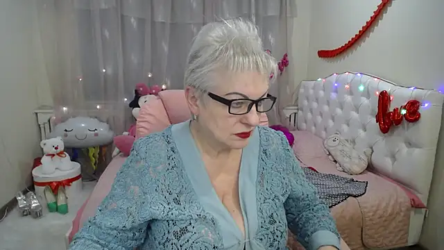 Snapshot of KayleSmoll chatting on 03/15/25, 01:41 KayleSmoll online show from 03/15/25, 01:41