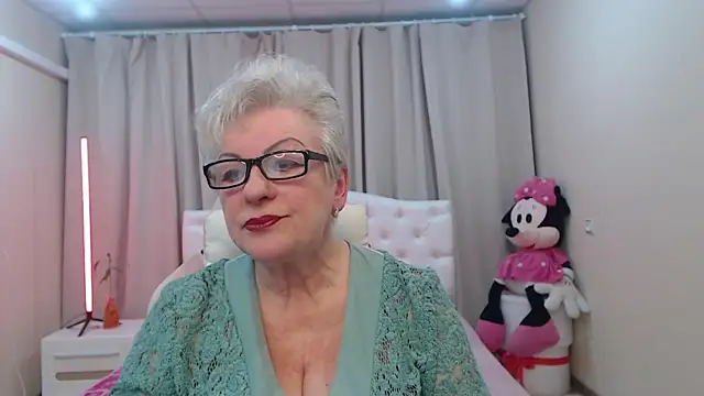 KayleSmoll online show from 04/27/26, 06:39