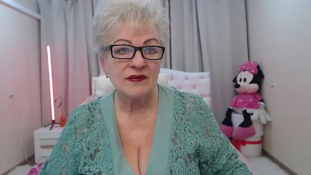 KayleSmoll online show from 05/01/26, 06:34