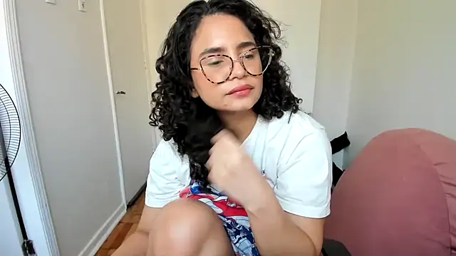 cinnamon rosa online show from 02/10/25, 10:40