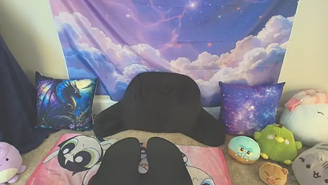 Snapshot of MilkyBunny chatting on 05/19/26, 04:02 MilkyBunny online show from 05/19/26, 04:02