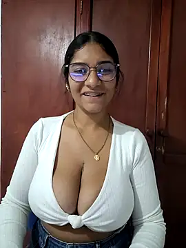 Sofythom1 online show from 02/11/26, 04:17