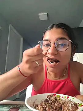 Snapshot of Sofythom1 chatting on 07/08/26, 03:49 Sofythom1 online show from 07/08/26, 03:49