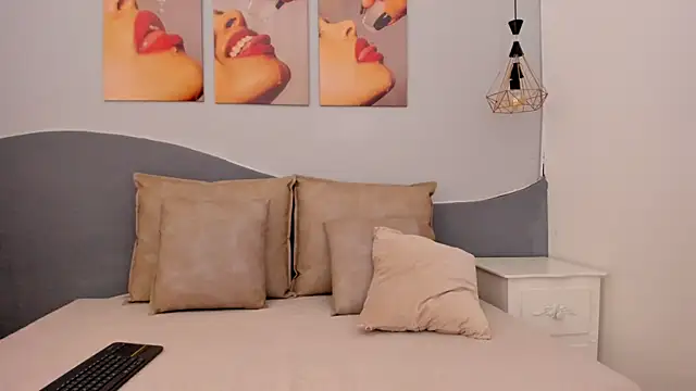 MarianaSanz online show from 11/08/25, 01:11