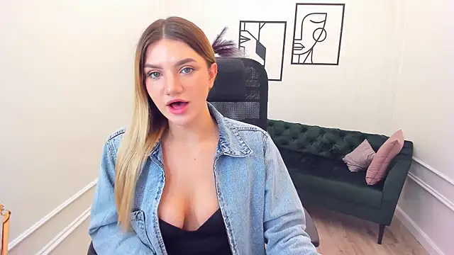 SelenaeMoore online show from 10/12/25, 08:08