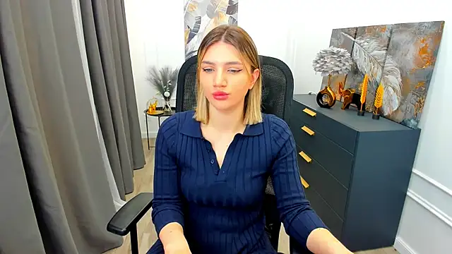 SelenaeMoore online show from 03/26/26, 03:45