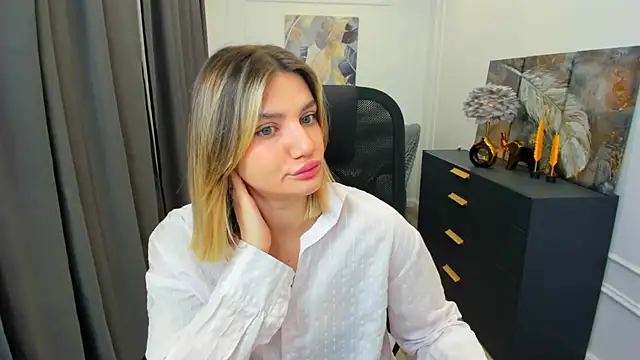 SelenaeMoore online show from 03/29/26, 03:39