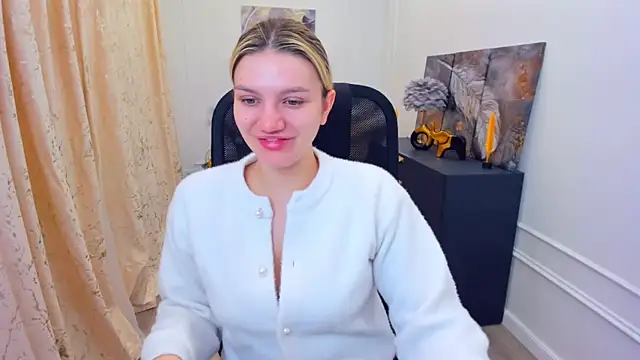 SelenaeMoore online show from 05/29/26, 03:48