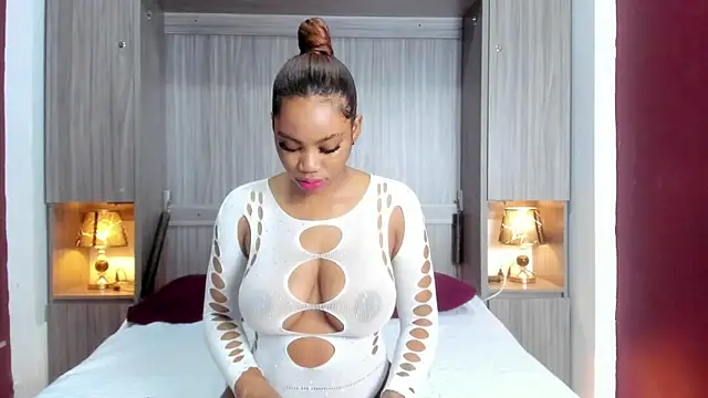 Snapshot of KendallRosse1 chatting on 03/18/25, 11:52 KendallRosse1 online show from 03/18/25, 11:52