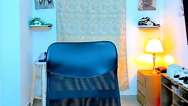 Snapshot of Hazzan_Velez chatting on 12/14/24, 11:23 Hazzan Velez online show from 12/14/24, 11:23