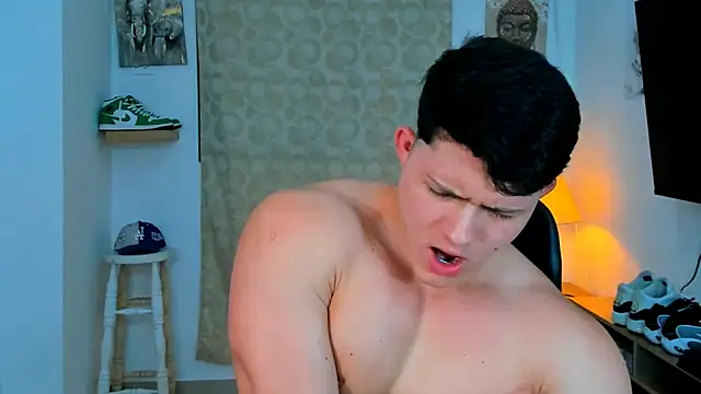 Snapshot of Hazzan_Velez chatting on 01/13/25, 11:38 Hazzan Velez online show from 01/13/25, 11:38