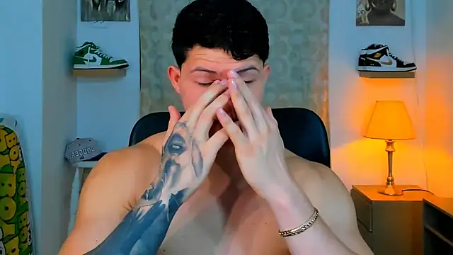 Snapshot of Hazzan_Velez chatting on 01/22/25, 10:26 Hazzan Velez online show from 01/22/25, 10:26