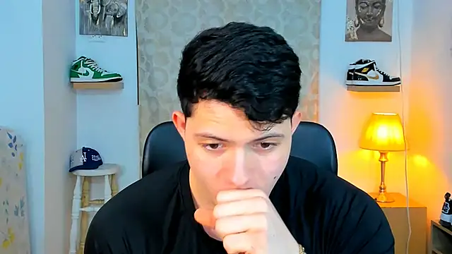 Snapshot of Hazzan_Velez chatting on 01/25/25, 10:28 Hazzan Velez online show from 01/25/25, 10:28