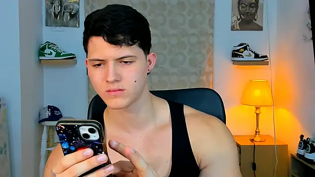 Snapshot of Hazzan_Velez chatting on 01/26/25, 01:31 Hazzan Velez online show from 01/26/25, 01:31