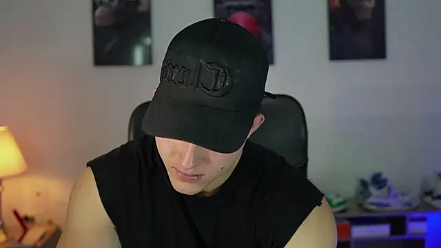 Snapshot of Hazzan_Velez chatting on 09/10/25, 12:21 Hazzan Velez online show from 09/10/25, 12:21