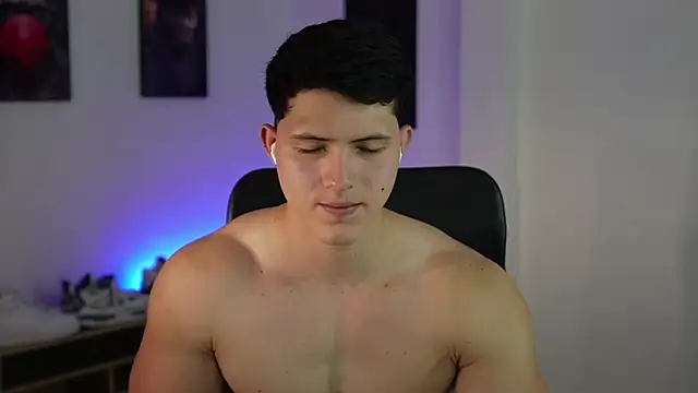 Snapshot of Hazzan_Velez chatting on 09/27/25, 05:01 Hazzan Velez online show from 09/27/25, 05:01