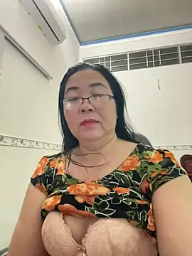 Snapshot of NDith chatting on 03/02/25, 03:37 NDith online show from 03/02/25, 03:37