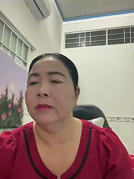 Snapshot of NDith chatting on 03/04/25, 12:12 NDith online show from 03/04/25, 12:12
