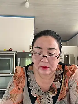 Snapshot of NDith chatting on 03/05/25, 01:42 NDith online show from 03/05/25, 01:42