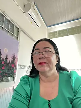 Snapshot of NDith chatting on 03/12/25, 12:31 NDith online show from 03/12/25, 12:31