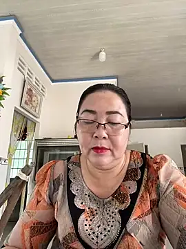 Snapshot of NDith chatting on 03/13/25, 01:43 NDith online show from 03/13/25, 01:43