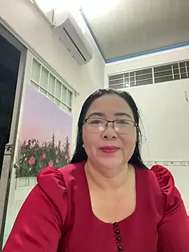 Snapshot of NDith chatting on 03/13/25, 10:32 NDith online show from 03/13/25, 10:32