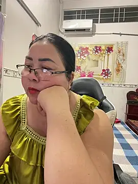 Snapshot of NDith chatting on 06/30/26, 11:22 NDith online show from 06/30/26, 11:22
