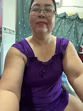 Snapshot of NDith chatting on 07/20/26, 10:39 NDith online show from 07/20/26, 10:39