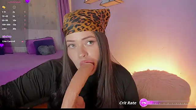 dennisbonnet  online show from 12/21/25, 05:14