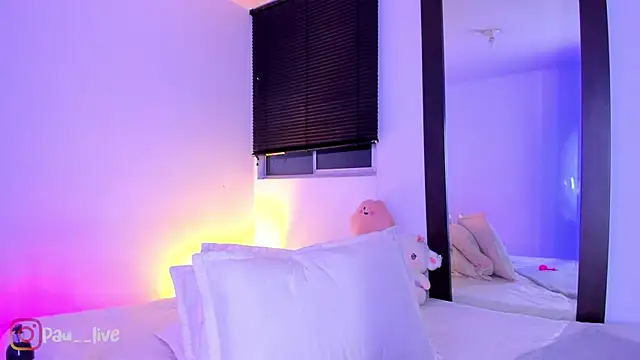 pau live online show from 03/19/26, 07:34