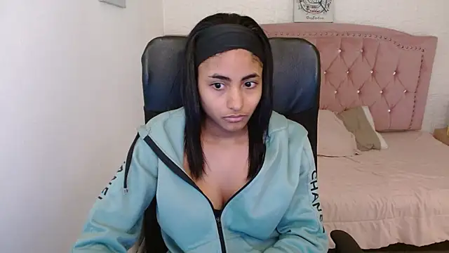 shaneelle online show from 03/08/25, 06:32