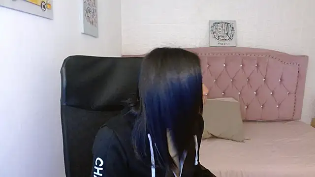 shaneelle online show from 03/12/25, 03:02