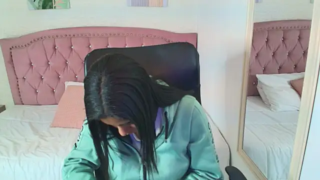 shaneelle online show from 09/09/25, 03:06