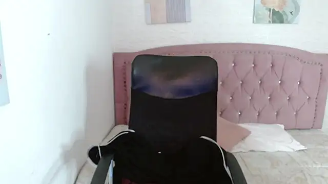 shaneelle online show from 10/07/25, 03:47