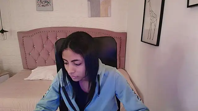 shaneelle online show from 11/17/25, 03:12