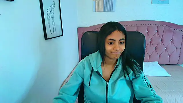 shaneelle online show from 12/15/25, 03:11