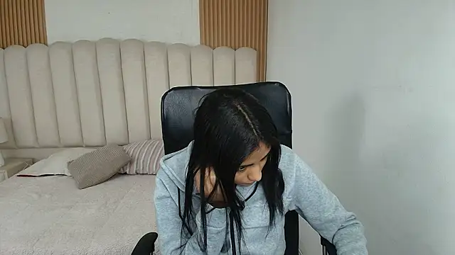 shaneelle online show from 03/28/26, 03:06