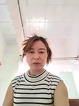 Snapshot of Sexy-ladyboobs20 chatting on 01/01/25, 05:11 Sexy-ladyboobs20 online show from 01/01/25, 05:11