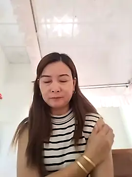 Snapshot of Sexy-ladyboobs20 chatting on 01/04/25, 08:49 Sexy-ladyboobs20 online show from 01/04/25, 08:49