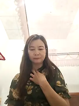 Snapshot of Sexy-ladyboobs20 chatting on 01/04/25, 10:34 Sexy-ladyboobs20 online show from 01/04/25, 10:34