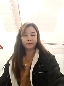 Snapshot of Sexy-ladyboobs20 chatting on 01/05/25, 10:40 Sexy-ladyboobs20 online show from 01/05/25, 10:40