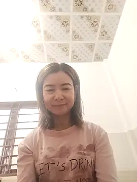 Snapshot of Sexy-ladyboobs20 chatting on 09/30/25, 01:21 Sexy-ladyboobs20 online show from 09/30/25, 01:21